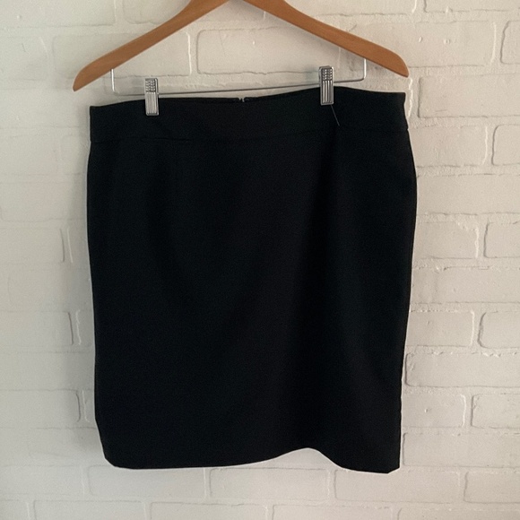 Calvin Klein Skirt Pencil Black Back slit Back zipper Lined Sz 14 Petite - Picture 6 of 12